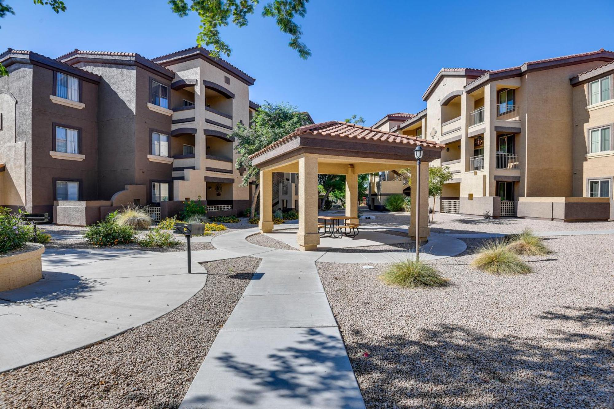 Mesa Condo With Private Patio And Grill Pool Access! Екстер'єр фото